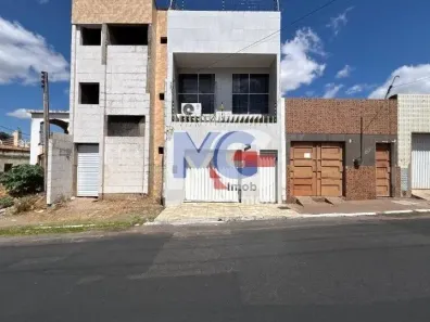 Casa com 4 Quartos à venda, 12m² no Centro, Juazeiro do Norte