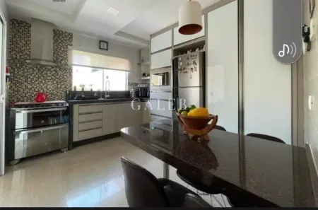 Sobrado com 3 Quartos à venda, 125m² no Jardim das Palmeiras, Atibaia