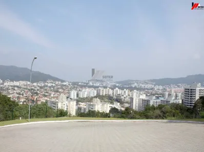 Lote/Terreno à venda, 639m² no Itacorubi, Florianópolis