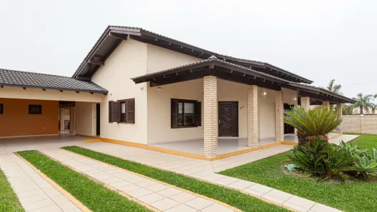 Casa com 4 Quartos à venda, 335m² no Torres, Torres