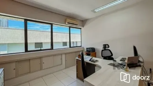 Sala Comercial à venda, 121m² no Bom Fim, Porto Alegre