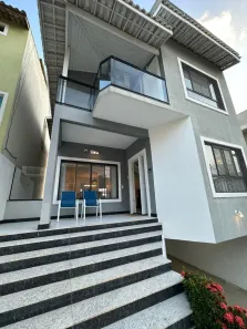 Casa com 4 Quartos à venda, 220m² no Granja dos Cavaleiros, Macaé