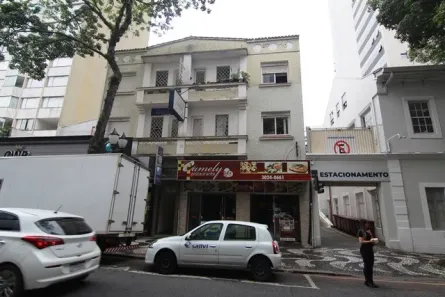 Apartamento com 2 Quartos para alugar, 50m² no Centro, Curitiba