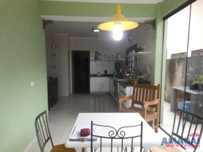 Casa com 4 Quartos à venda, 180m² no Parque Califórnia, Jacareí