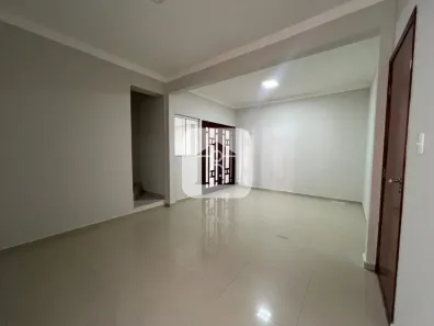 Sobrado com 3 Quartos à venda, 190m² no Ouro Verde, Araguari