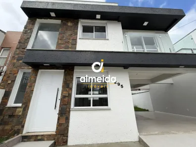 Casa com 3 Quartos à venda, 131m² no Tomazetti, Santa Maria