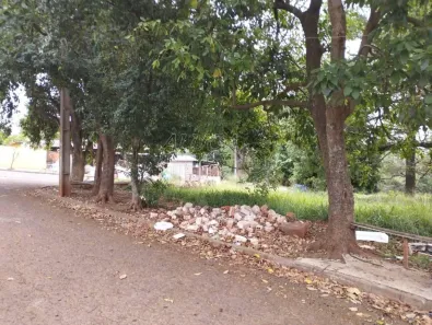 Lote/Terreno à venda, 1027m² no Conjunto Habitacional Maria Cecília Serrano de Oliveira, Londrina