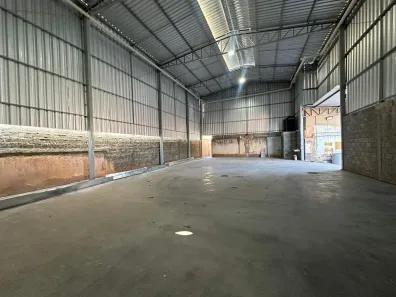Galpão/Depósito/Armazém para alugar, 260m² no São Judas Tadeu, Montes Claros