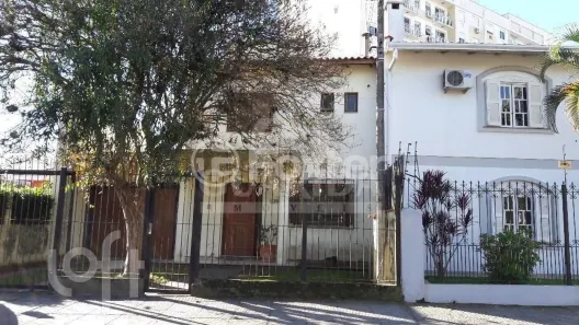 Casa com 3 Quartos à venda, 250m² no Camaquã, Porto Alegre