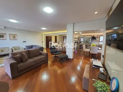 Apartamento com 4 Quartos para alugar, 264m² no Fundinho, Uberlândia