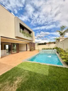 Sobrado com 4 Quartos à venda, 320m² no Jardins França, Goiânia