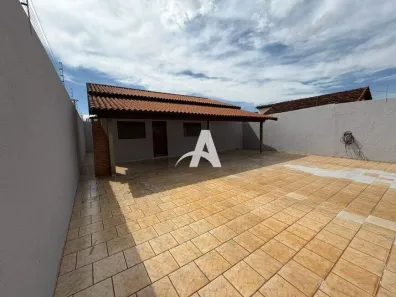 Casa com 2 Quartos para alugar, 120m² no Santa Mônica, Uberlândia
