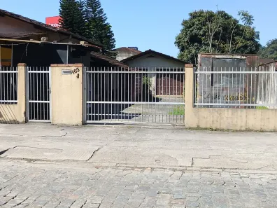 Casa com 4 Quartos à venda, 170m² no Glória, Joinville