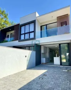 Sobrado com 3 Quartos à venda, 138m² no Mariscal, Bombinhas