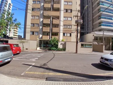 Apartamento com 3 Quartos para alugar, 84m² no Centro, Londrina