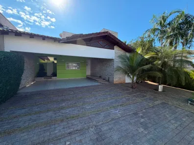 Casa de Condomínio com 4 Quartos para alugar, 330m² no Jardim das Américas, Cuiabá