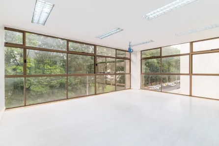 Sala Comercial para alugar, 372m² no Asa Norte, Brasília