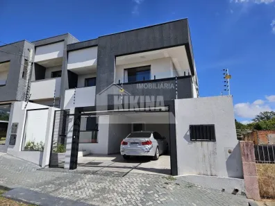 Sobrado com 3 Quartos à venda, 175m² no Uvaranas, Ponta Grossa