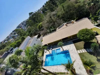 Casa de Condomínio com 6 Quartos para venda ou aluguel, 811m² no Jardim das Cerejeiras, Arujá