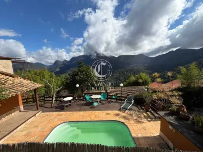 Casa de Condomínio com 3 Quartos para venda ou aluguel, 300m² no Araras, Petrópolis