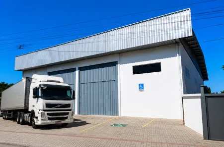 Galpão/Depósito/Armazém para alugar, 602m² no Vila Nova, Joinville