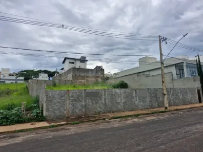 Lote/Terreno à venda, 720m² no Vigilato Pereira, Uberlândia