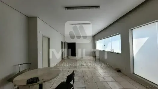 Casa com 1 Quarto à venda, 620m² no Centro, Uberlândia