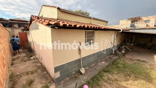 Casa com 2 Quartos à venda, 200m² no Bela Vista, Contagem