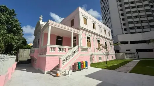 Imóvel Comercial com 5 Quartos para venda ou aluguel, 700m² no Boa Vista, Recife