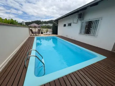 Casa com 3 Quartos à venda, 260m² no Centro, Guaramirim