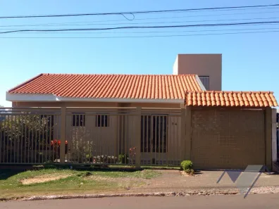 Casa com 3 Quartos à venda, 227m² no Santa Cruz, Cascavel