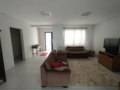Casa de Condomínio com 3 Quartos para alugar, 260m² no Lagoinha, Uberlândia
