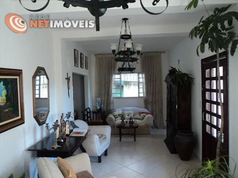 Casa com 3 quartos — Santo André, Belo Horizonte