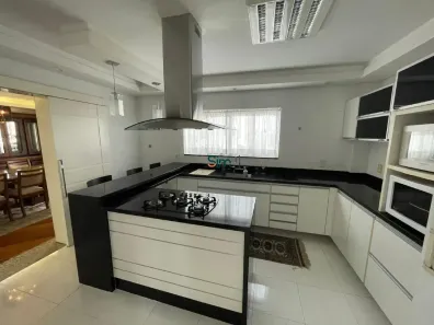 Apartamento com 4 Quartos para alugar, 380m² no Centro, Chapecó