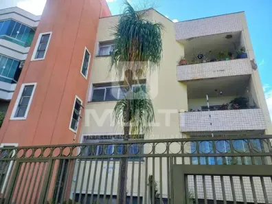 Apartamento com 3 Quartos para alugar, 205m² no Tabajaras, Uberlândia