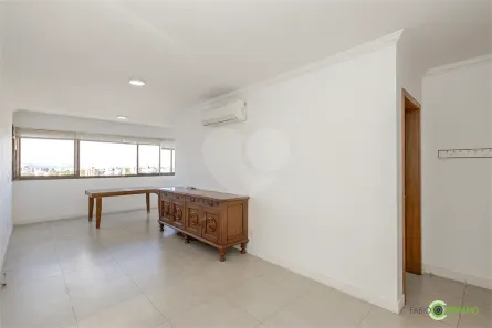 Apartamento com 2 Quartos para alugar, 75m² no Três Figueiras, Porto Alegre