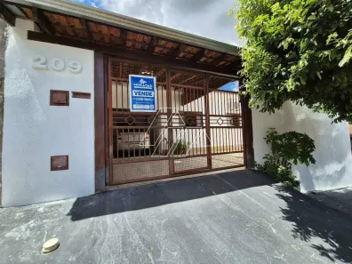 Casa com 4 Quartos à venda, 200m² no Jardim Virgínia, Marília