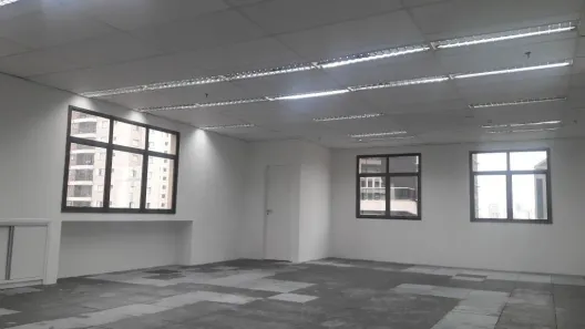 Sala Comercial para alugar, 130m² no Vila Olímpia, São Paulo
