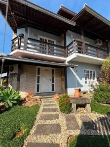 Sobrado com 3 Quartos à venda, 260m² no Comasa, Joinville