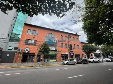 Imóvel Comercial para alugar, 710m² no Pio X, Caxias do Sul