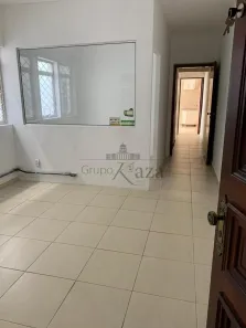 Imóvel Comercial com 4 Quartos à venda, 200m² no Centro, Jacareí