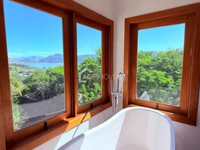 Casa de Condomínio com 4 Quartos para alugar, 612m² no Piratininga, Niterói