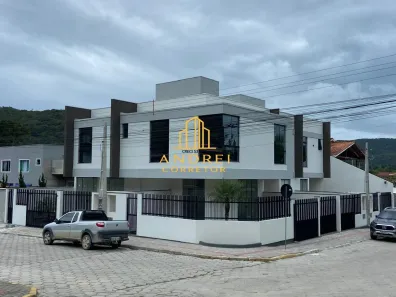 Sobrado com 3 Quartos à venda, 91m² no Bombas, Bombinhas