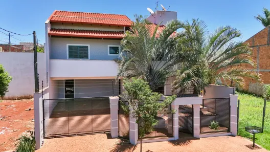 Casa com 3 Quartos à venda, 220m² no Jardim das Flores, Cambé