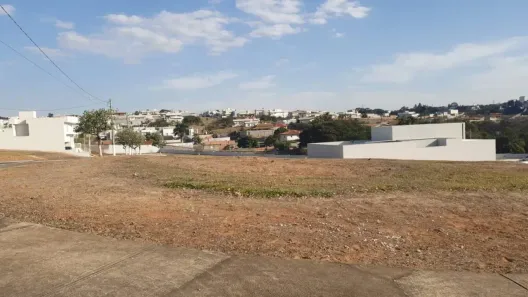 Lote/Terreno à venda, 639m² no Chácara Letônia, Americana