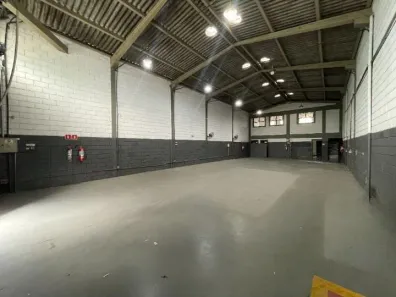 Galpão/Depósito/Armazém para alugar, 335m² no Jardim Leocádia, Sorocaba