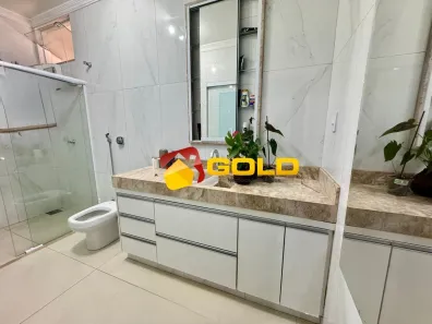 Casa com 4 Quartos para alugar, 225m² no Vigilato Pereira, Uberlândia
