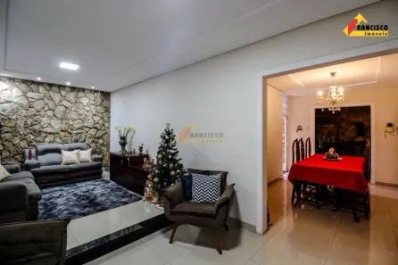 Casa com 4 Quartos à venda, 47m² no Alvorada, Divinópolis