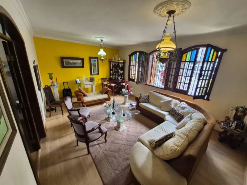 Casa com 4 quartos — Cidade Nova, Belo Horizonte