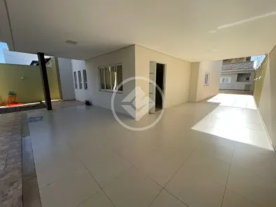 Casa com 4 Quartos para alugar, 215m² no Jardim Santa Marta, Cuiabá